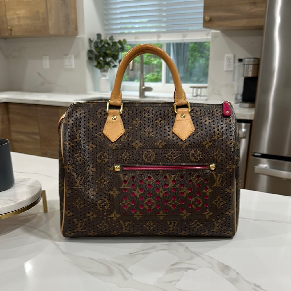 Stunning 100% authentic Louis Vuitton speedy